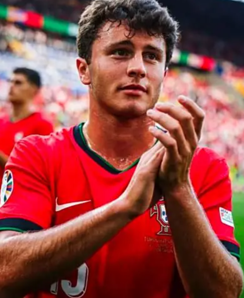 若昂·佩德罗：2025 非凡成就背后的逐梦之旅